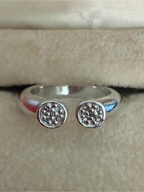 Links Of London - Vintage Sterling Silver Open Band Ring With Pavé Diamonds.